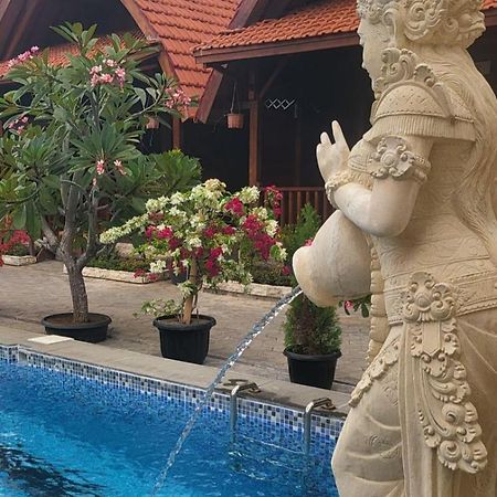 Uli Wood Villa, Jimbaran Bali - Near Gwk Exterior photo